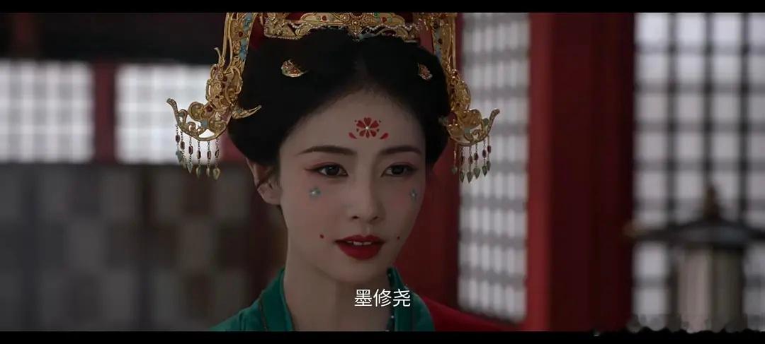白鹿这是很早之前拍的嘛 不知道妆造土还是人土 