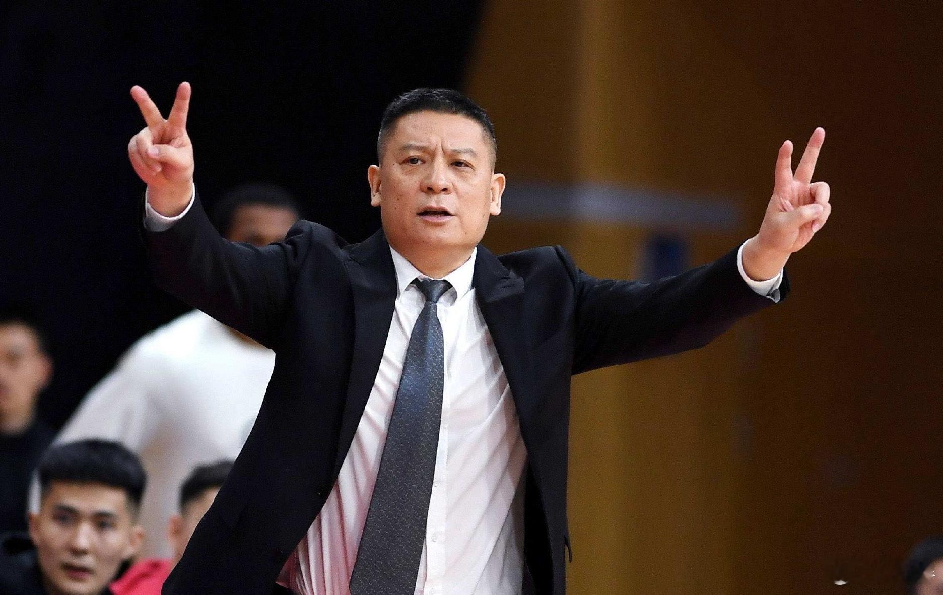 天津队在俱乐部杯看来是留了几手，好几个“钻石”起手的变形杯赛四场球都没用过。 C