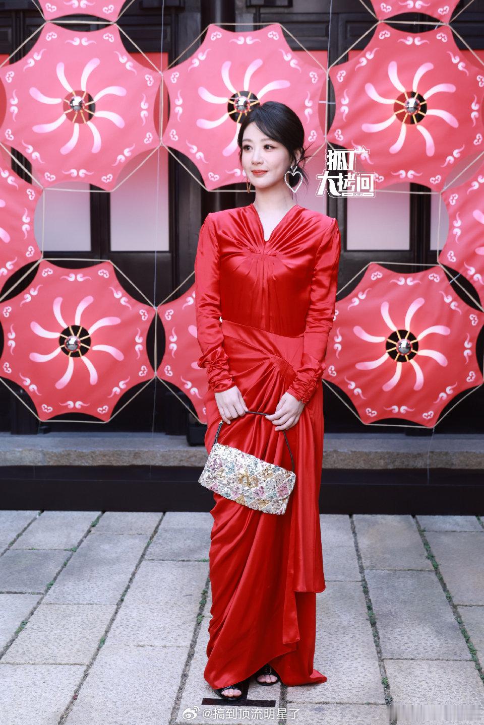 杨紫今日线下活动图，状态如何？ 