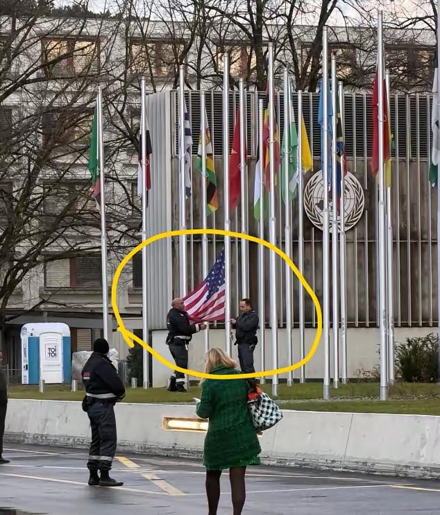 世卫组织今日有史以来首次撤下美国国旗！一个时代过去了！

​回溯口罩事态初起时，