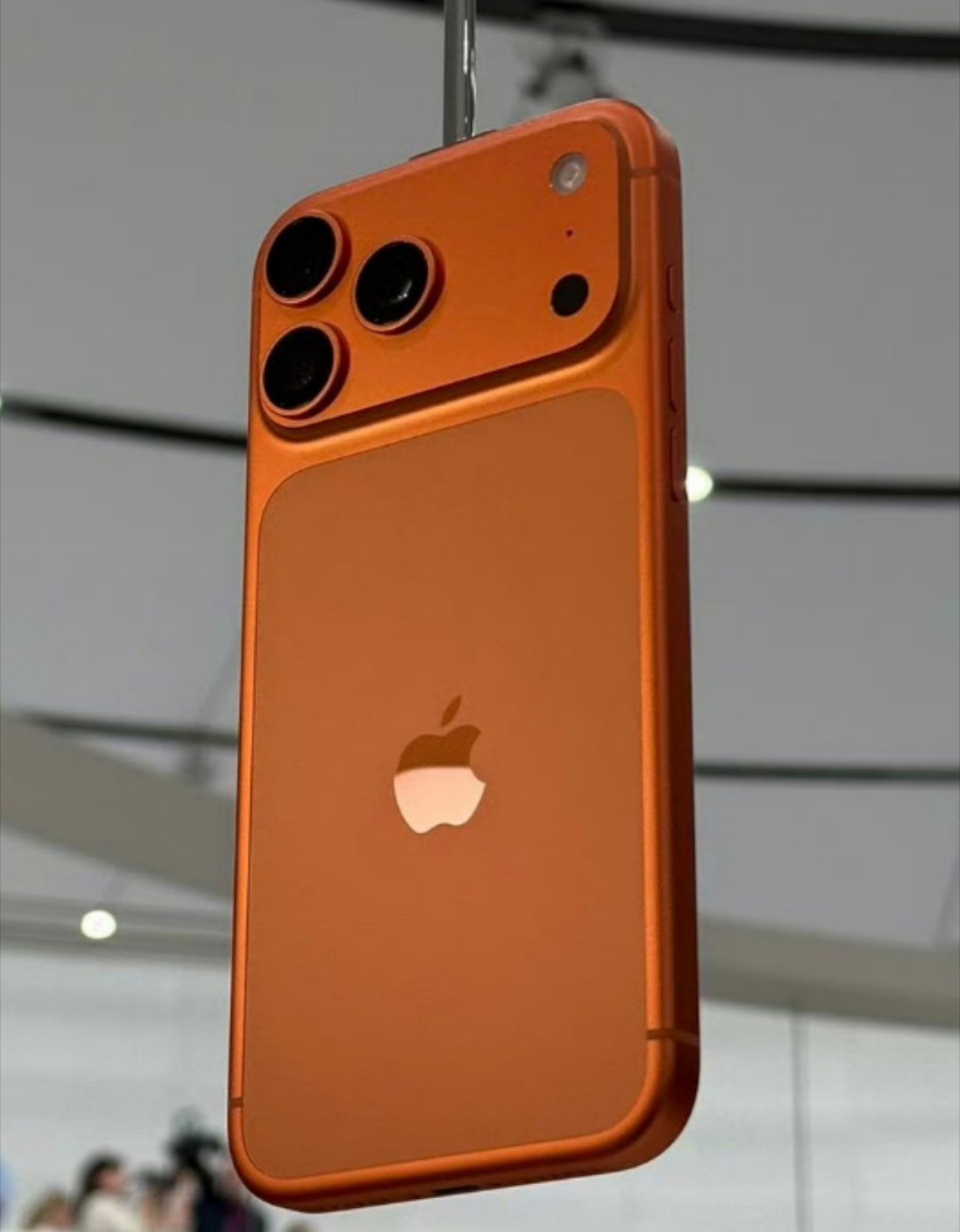iPhone17ProMax全新升级机王本以为今年橙色没人买，结果第一个售罄的就