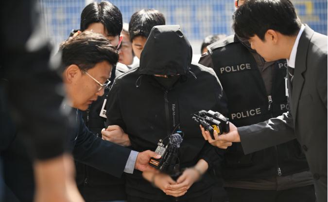 警二代当庭认罪却难平民愤，一条法律漏洞，让受害者承受两次伤害。

最近韩国光州这