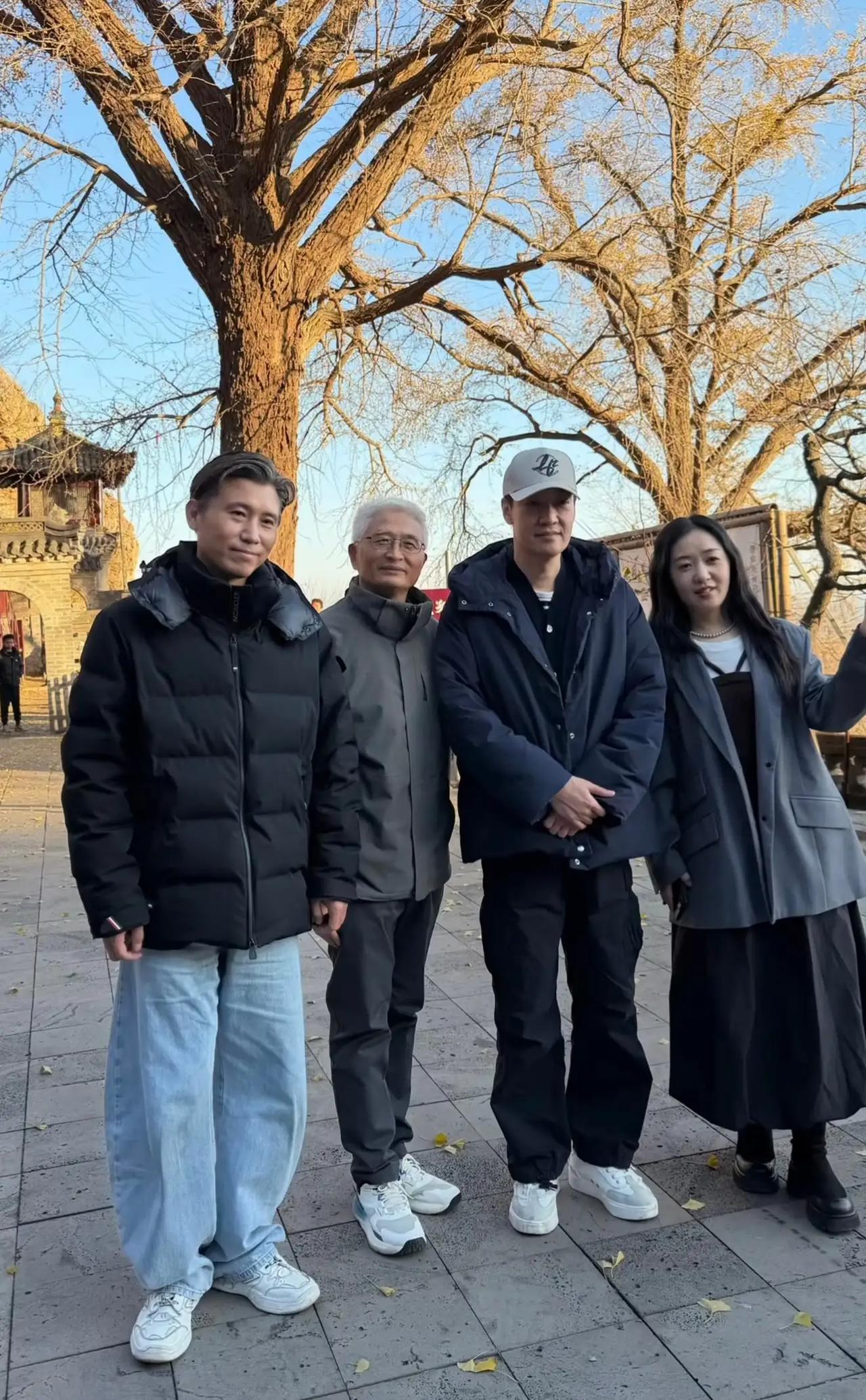 朱媛媛去世六个月，辛柏青从 “彻底隐匿” 到 “脆弱复苏”。

辛柏青在妻子离世