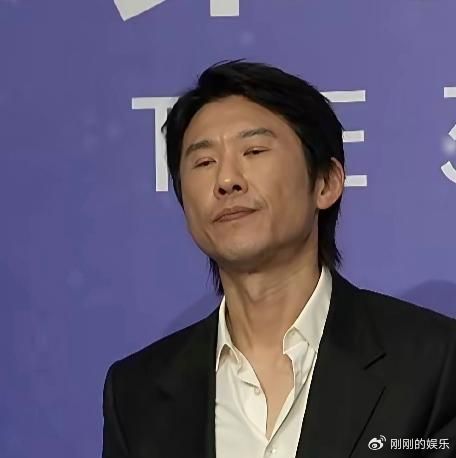 你发现了吗？王骁的颜值虽然搁娱乐圈算不上拔尖但有一点真的跟别人不一样，不是皮肤和