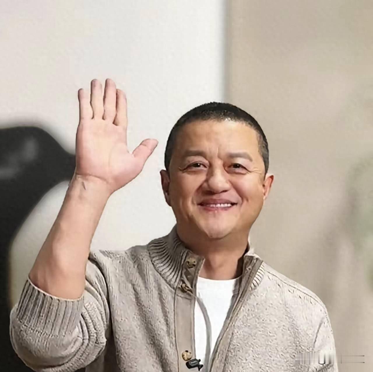 十四年租房，欠租2600万，地契终于到手。
李亚鹏上个月直播时说话挺轻快，不像年