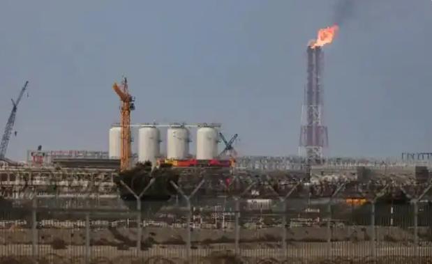 [下雨]全球油价疯涨，全球电车市场火爆，利润订单销量统统暴涨。

2026年的春