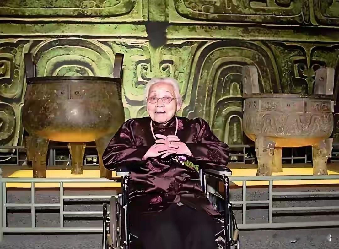 她婚后3月丧夫，独守空房84年，因捐献国宝被奖2000万，高寿102岁

190