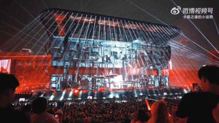 薛之谦舞台永远有诚意薛之谦舞台细节打磨到极致幕后纪录片太好哭了！薛之谦和团队抠遍