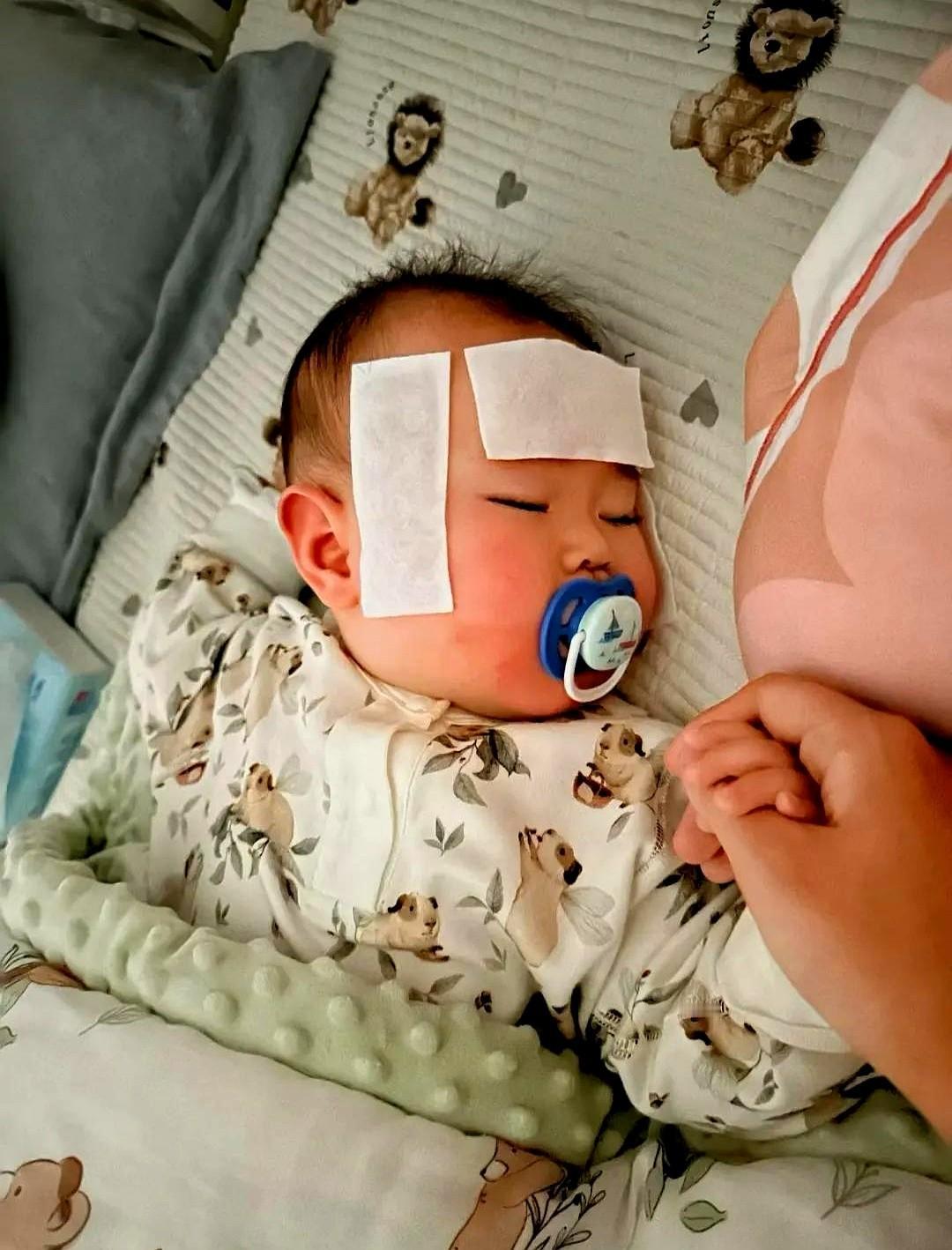 医院撞见带娃一幕刷新我对养娃的认知

现在养娃讲究科学指南测温用药护理都靠数据说