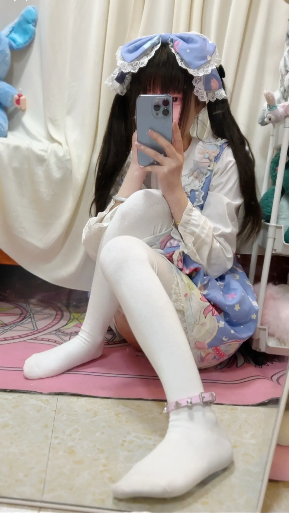 爱是不用教的，如果你感受不到。那就是没有。