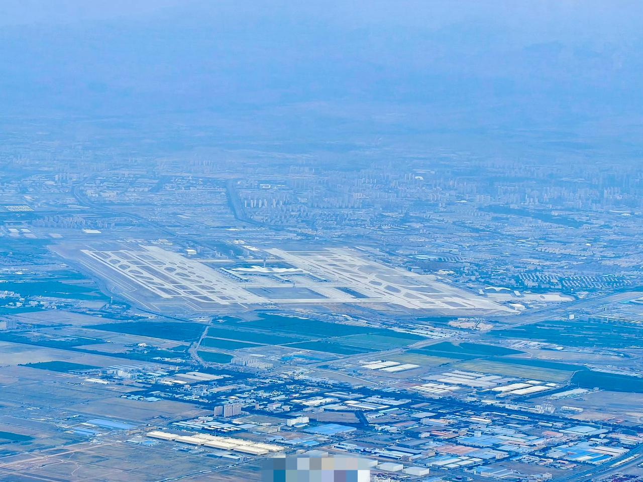 乌鲁木齐机场最近航拍图