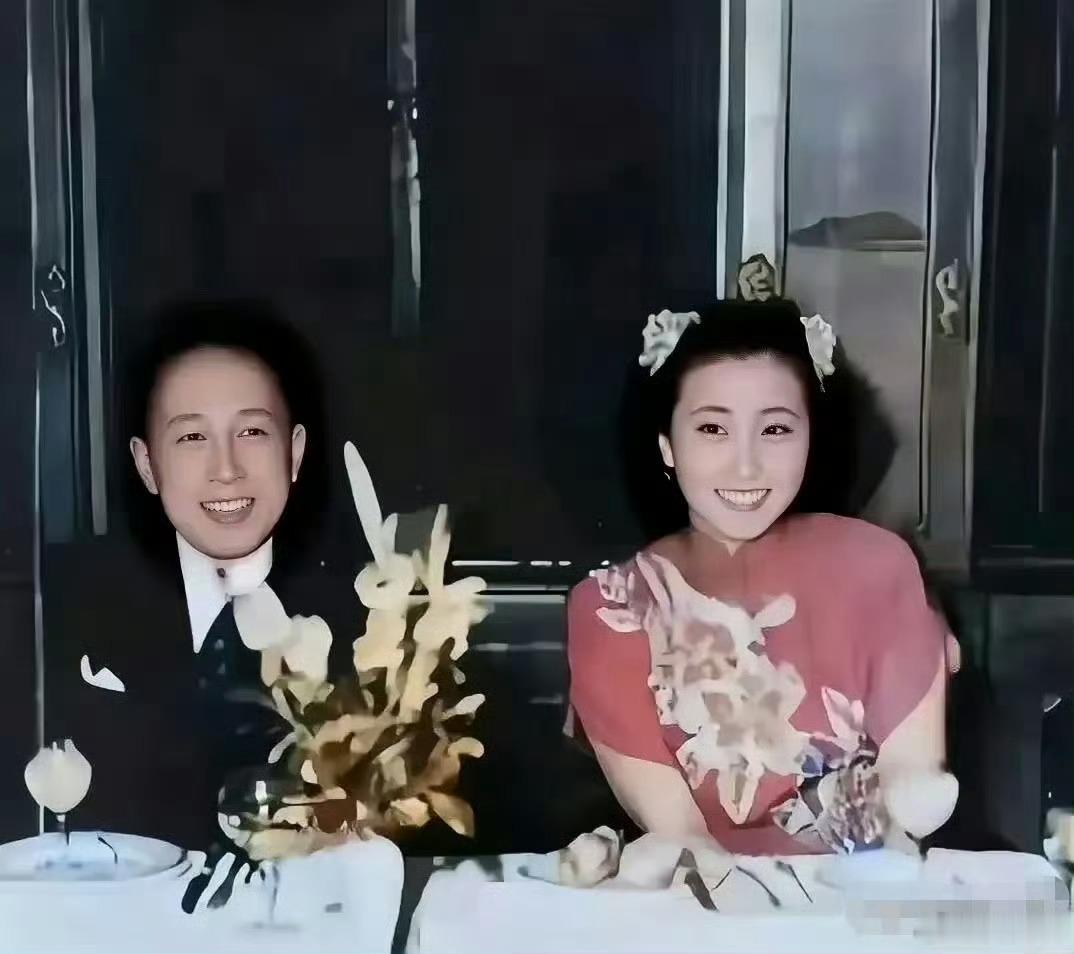 1947年，上海和平饭店，钱学森和蒋英在婚宴上的一张珍贵合影 