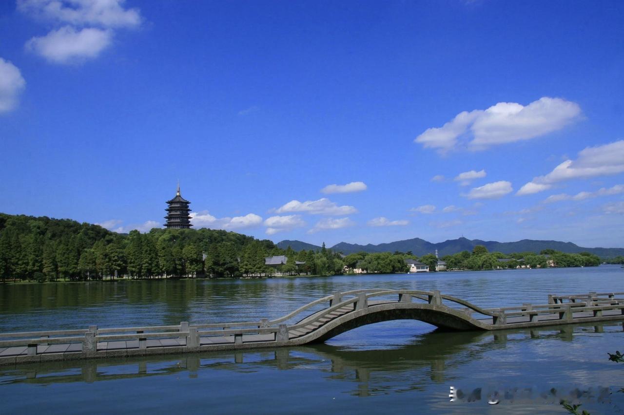 今夏最舒服的旅游打开方式：白天看景，晚上健身治愈所有燥热✨

我今年夏天来杭州旅
