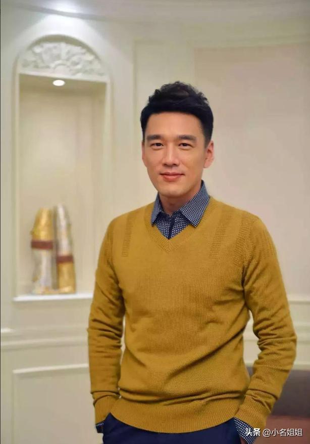 王耀庆就是王耀庆，
娱乐圈里最清醒的“霸总”。

演了25年有钱人，却娶了个普通