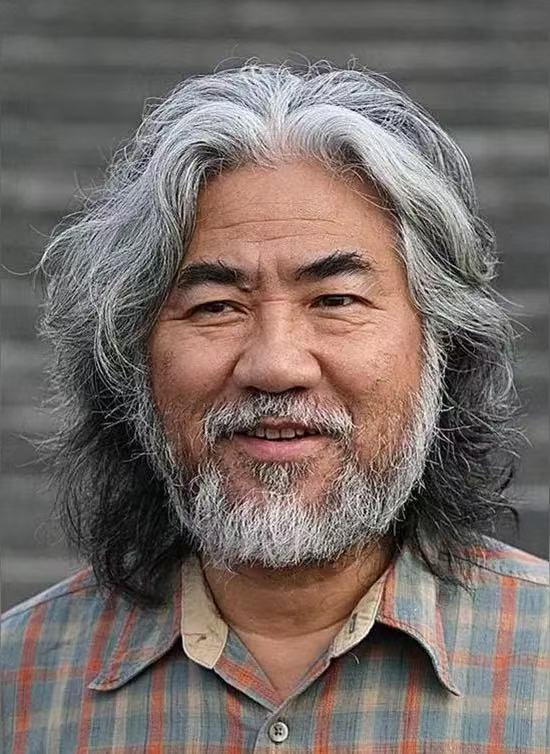 张纪中和夫人为什么会社死？网上为什么那么多人嘲笑他们？

给大家打一个很简单的比