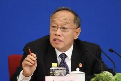 驻美大使李肇星在美国大学演讲，被一老太太质问，为什么要“”侵略西藏？李肇星没有正