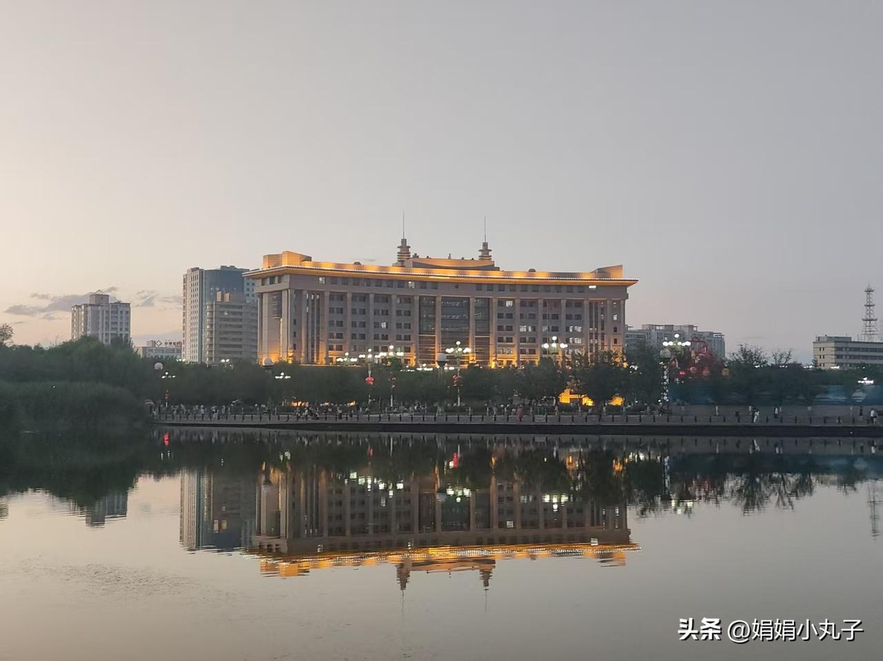 暖心迎国庆！乌鲁木齐推出五大便民举措，护航舒心假期~国庆长假来临，乌鲁木齐出台多
