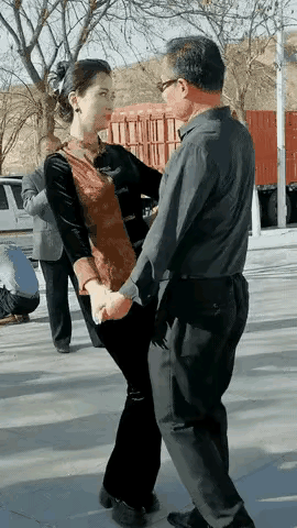 这舞跳得没入心呀！