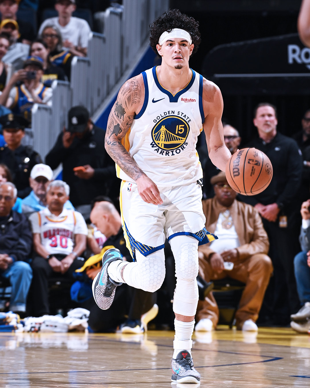 桑托斯15分，4篮板，2抢断，1助攻。火箭vs勇士