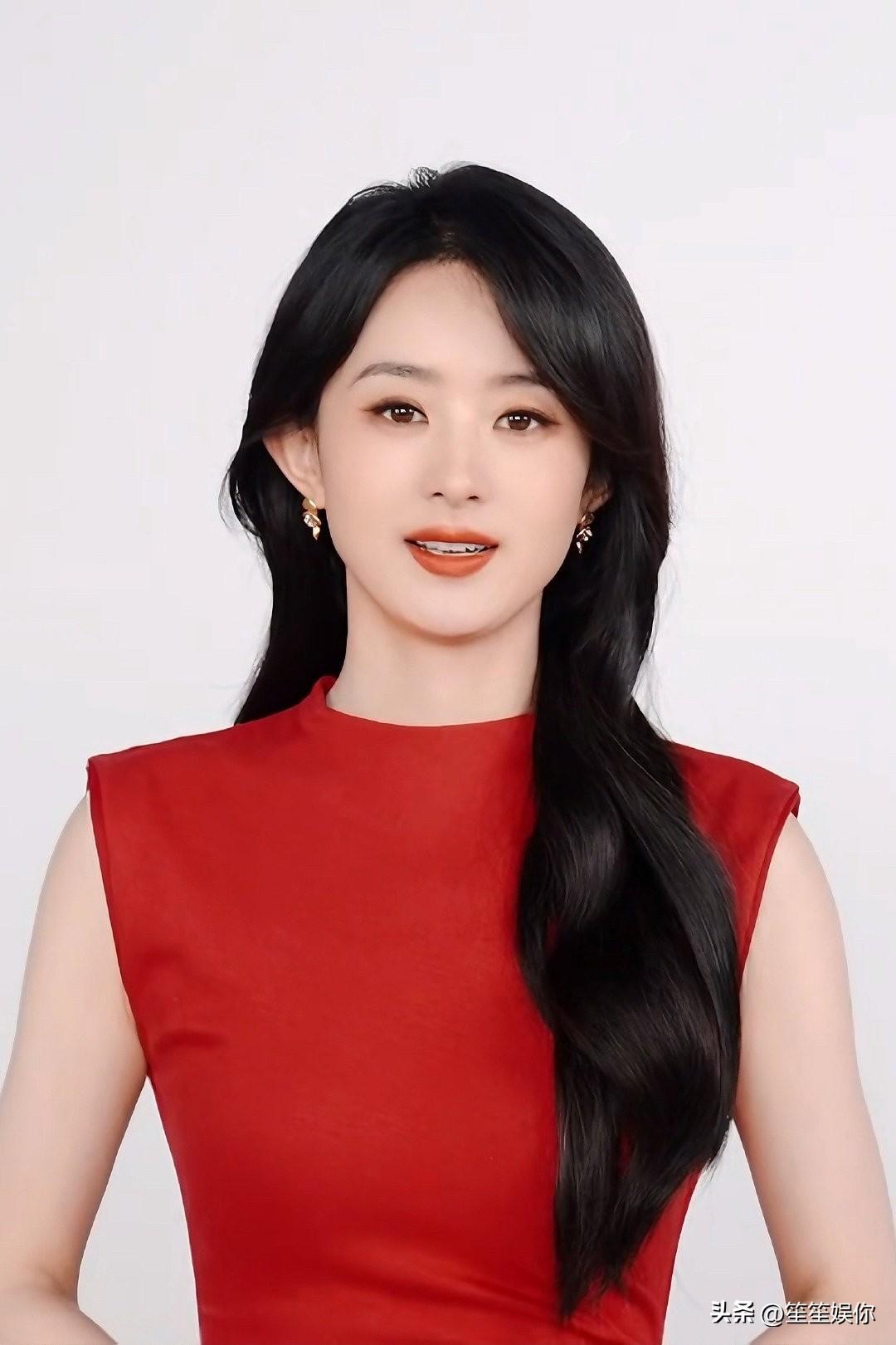 如今赵丽颖暂无待播剧，处境并不轻松。优质剧本竞争愈发激烈，同赛道高手云集，不少好
