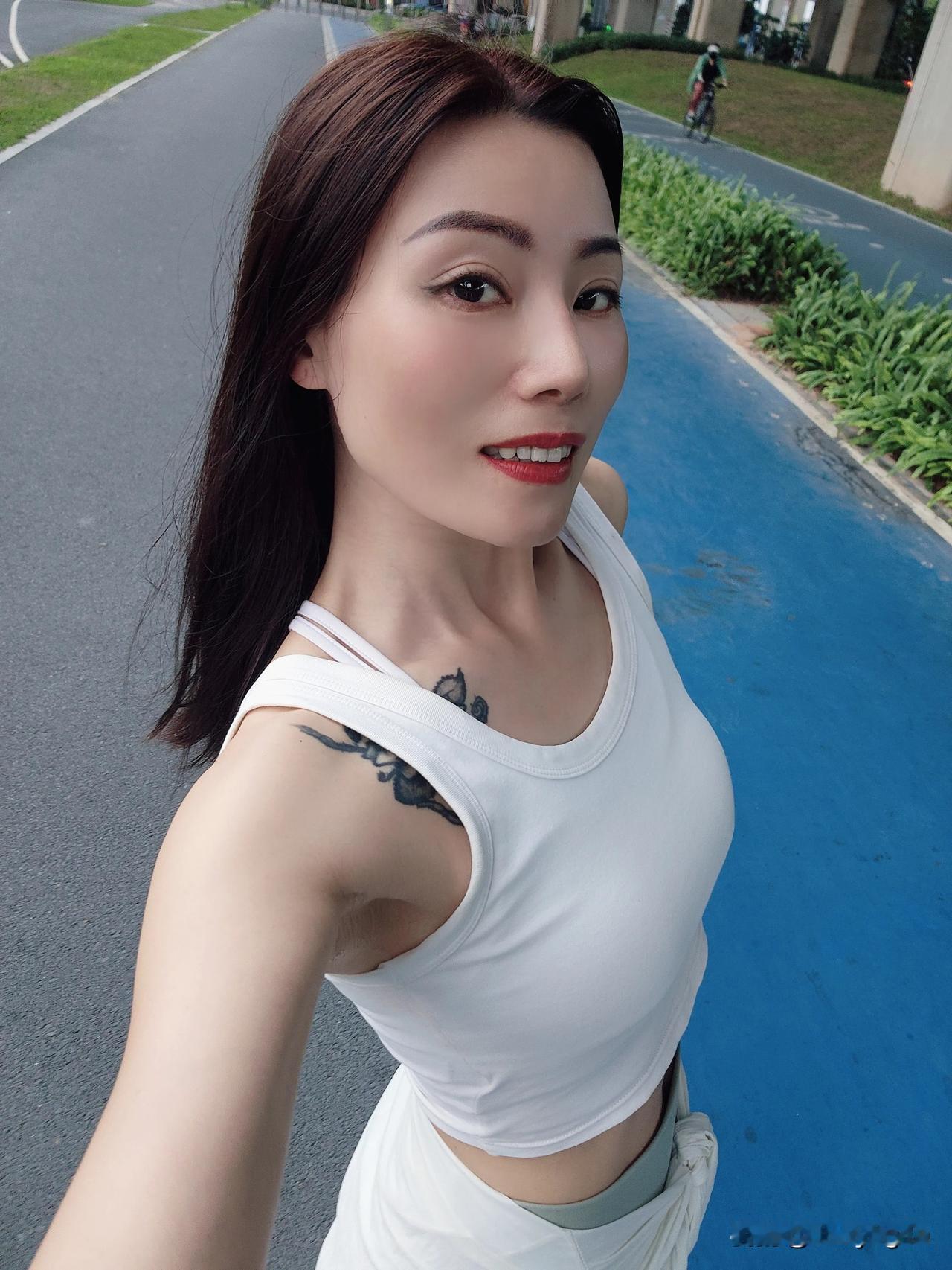 元气满满的一天，早安吖[太阳]元气可爱吖