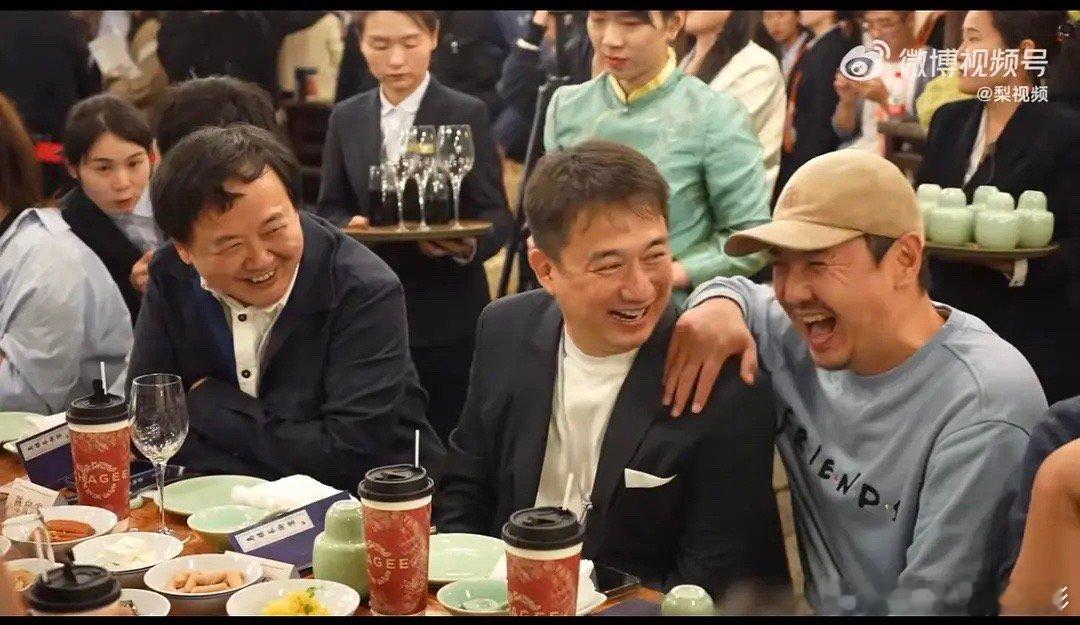 黄磊和沈腾这不关系挺好的吗[允悲] ​​​