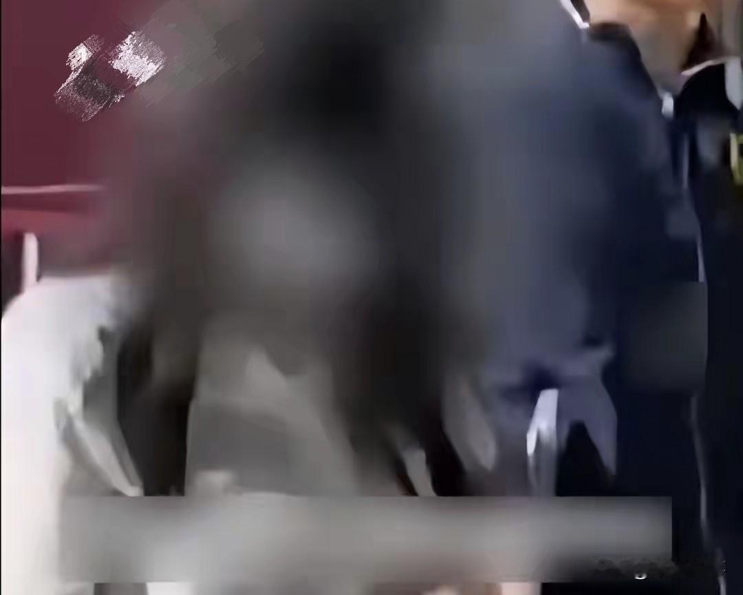 虎毒不食子的道理大家都懂，但是呢，就是有些人偏就那么干，这不今日爆出泰国29岁母