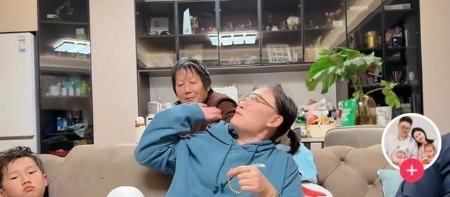 洞姐婆婆一个人留在村里帮儿媳当代购中转，其实她特别想跟去美国和儿子一家团聚。以前