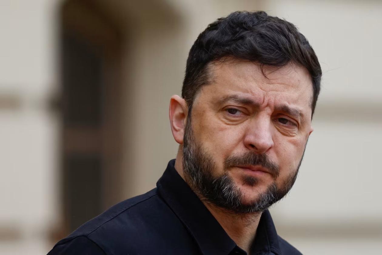 乌克兰这仗还没打完，就开始谈重建了。
 
12月11日，乌克兰总统泽连斯基亲自官