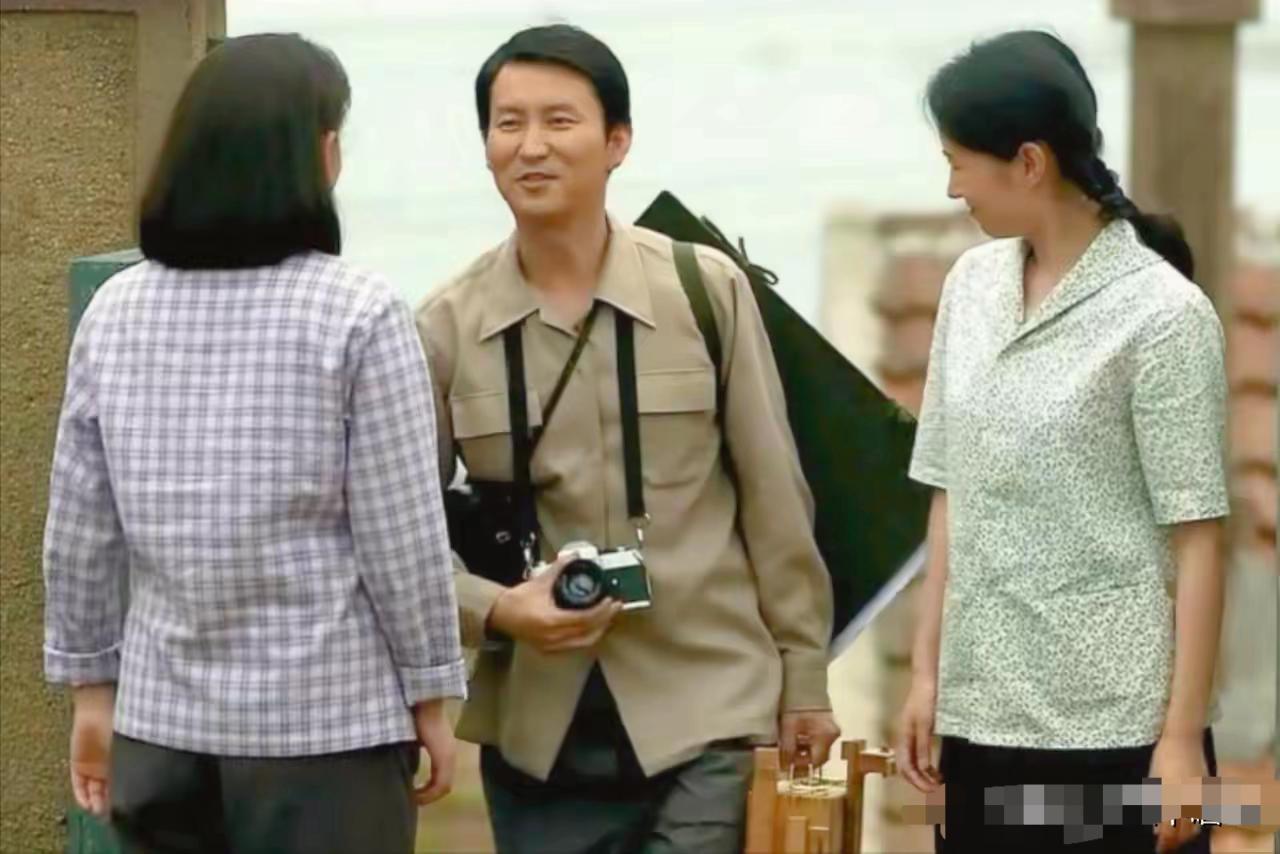 这个情节里的葛美霞很让人无语且讨厌，


感觉她故意把画家带到安杰家里，而且是没