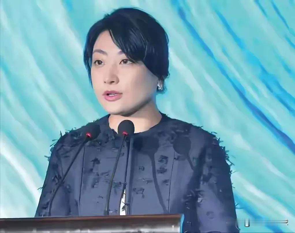 宗馥莉，与其苦苦支撑不如彻底放弃，这三种选择很合适她：
1. 最好的选择：
不参