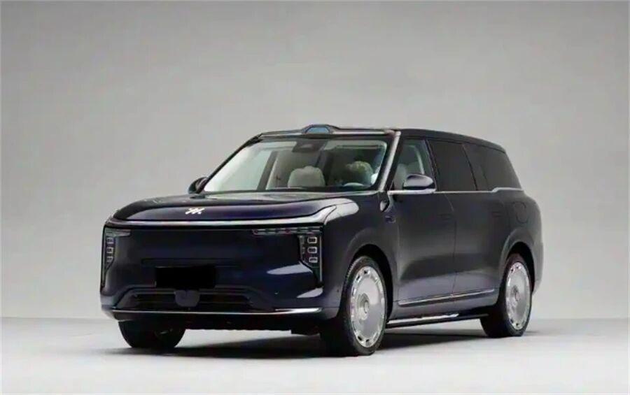 智己LS9官宣将于11月12日正式上市，此前已开启预售，52 Ultra版预售权