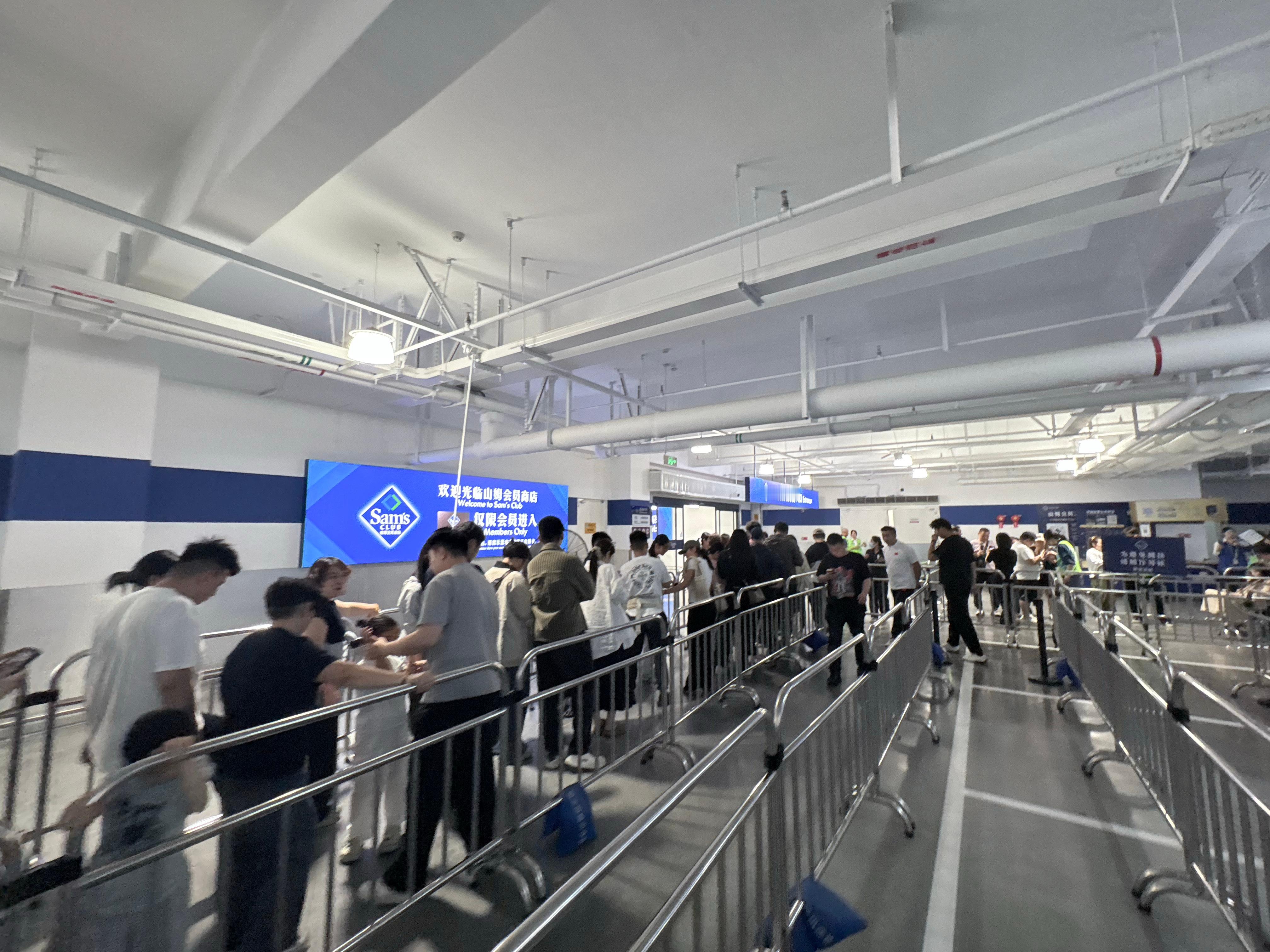 非周末非首日人明显少了 济南·山姆会员商店(济南店)