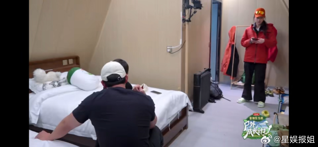 建议把黄炎两位爸爸这段沟通技巧收录进《人类幼崽相处指南》。既不搞“他还是个孩子”