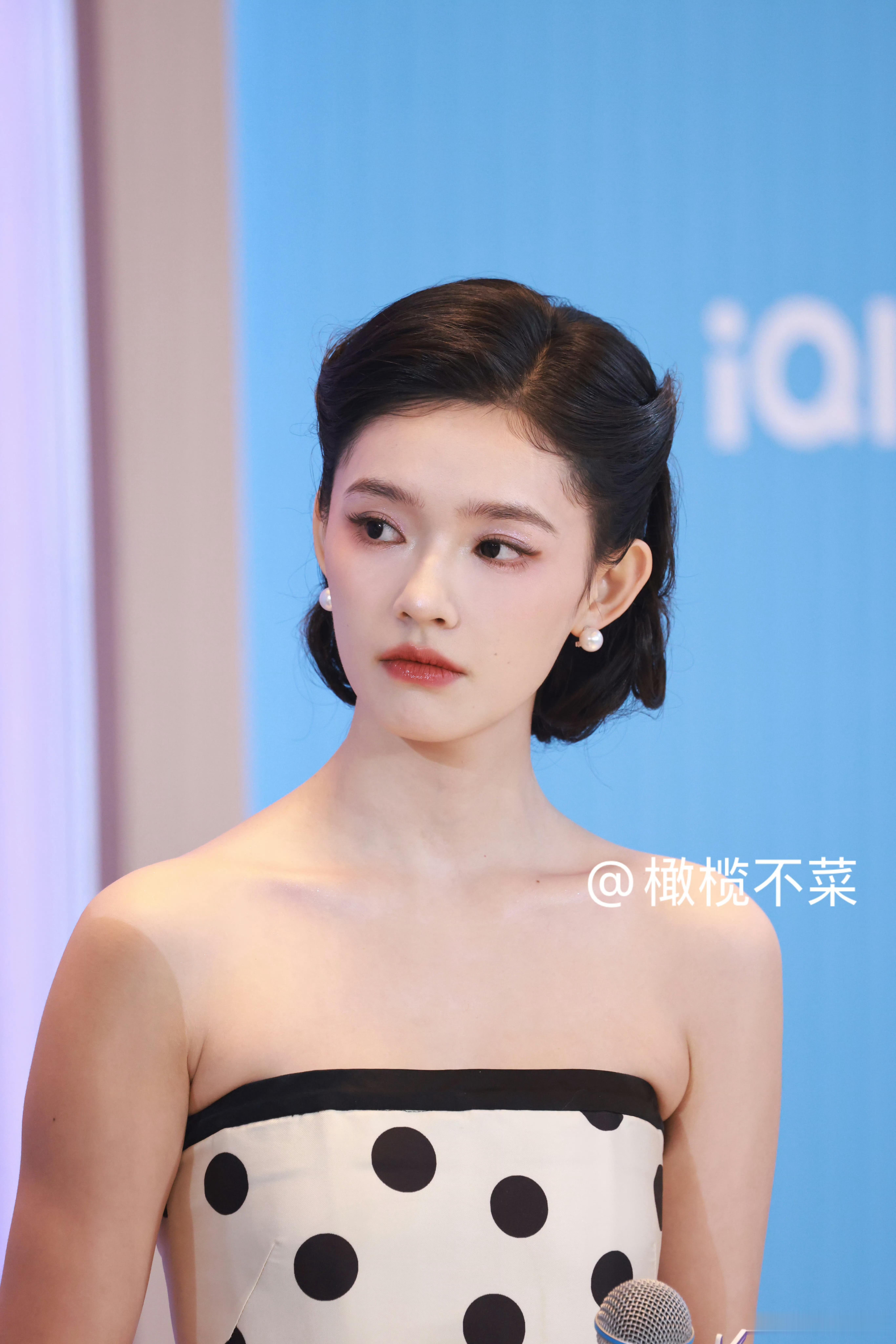 林允生图就这么牛掰尖叫之夜红毯