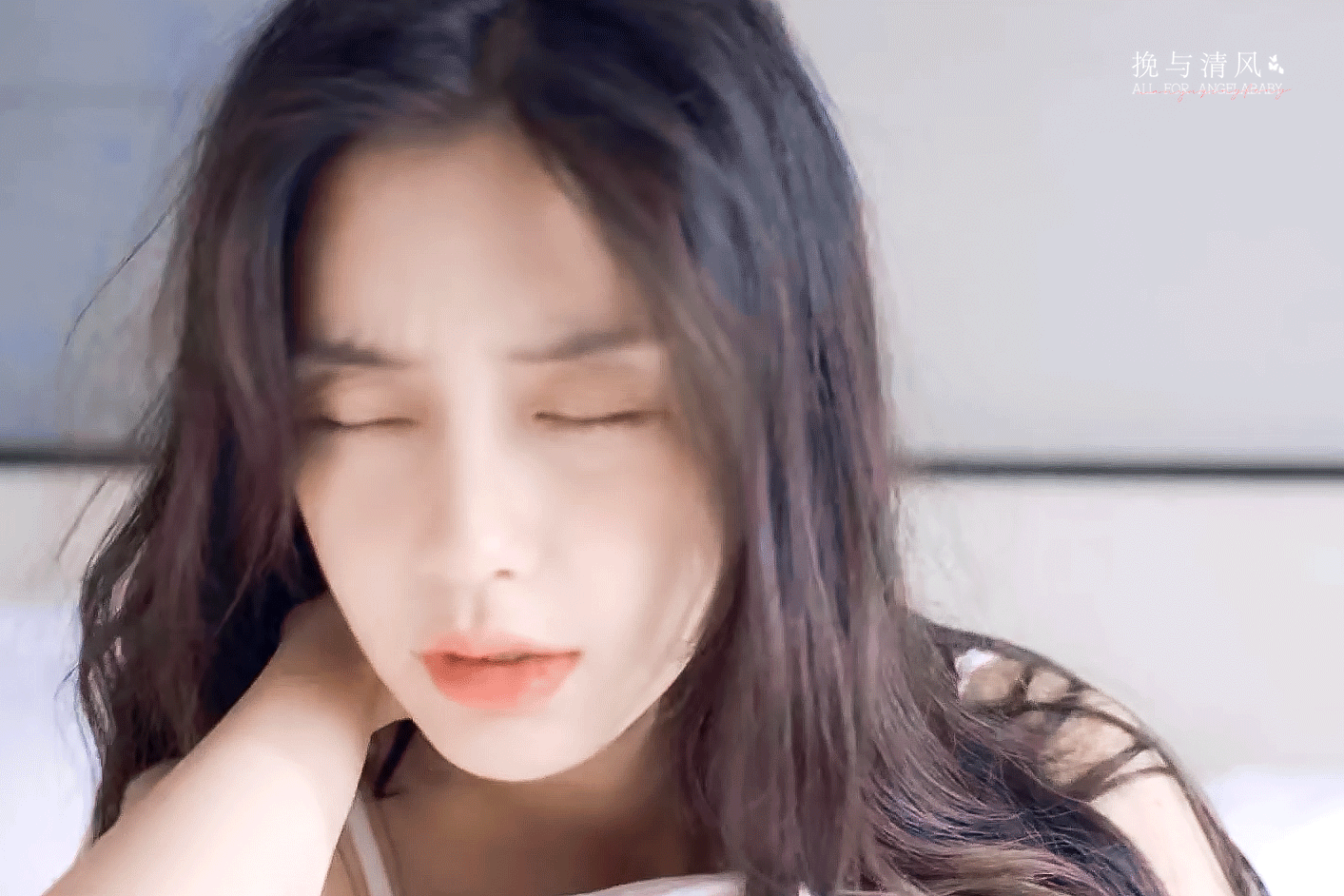 angelababy angelababy “情起一时的喜欢不叫热爱，长久无言的