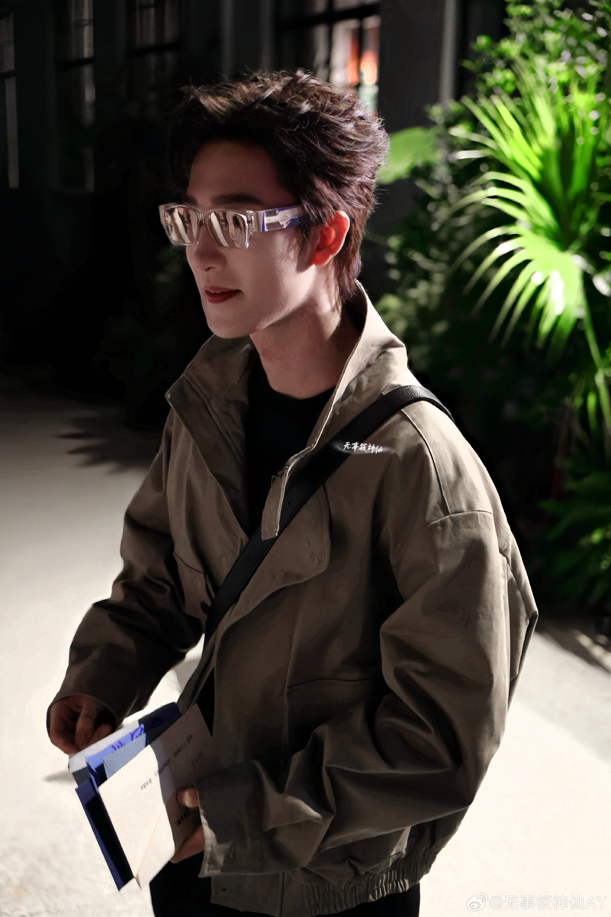 向全世界安利姚冠宇姚冠宇衣品也太好了吧，完全是潮男炸街[求关注]谁来懂一下这个皮