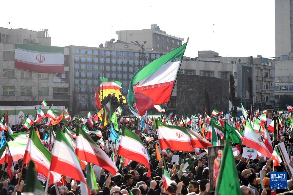 战争尚未打响，就死了这么多人，悲剧的戏幕已经拉开，战争的胜负已见分晓。伊朗政府公