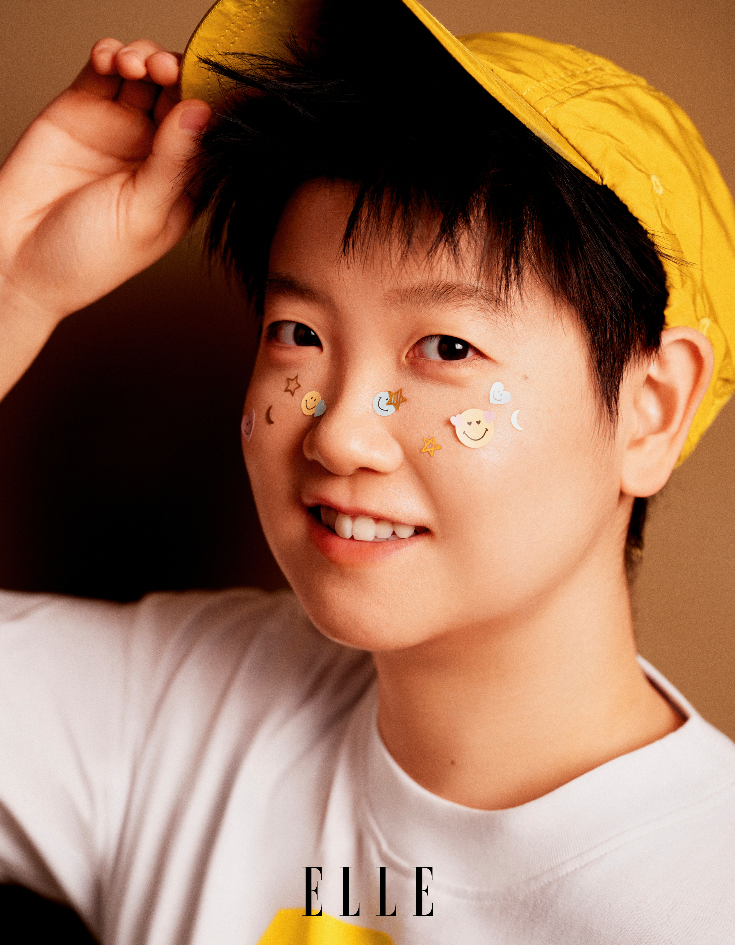 孙颖莎ELLE开季封面孙颖莎有勇有萌ELLE大片孙颖莎ELLE开季封面，创36年