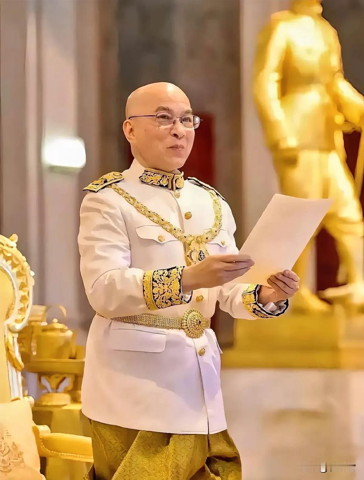 又一个超大的瓜，柬埔寨恐惊变，网传西哈莫尼近日突然到金边守卫军营视察，而且是在没