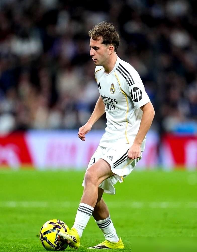 别信什么“青训只是走过场”。
皇马新帅阿韦洛亚，直接给你玩真的。对阵埃尔切，一