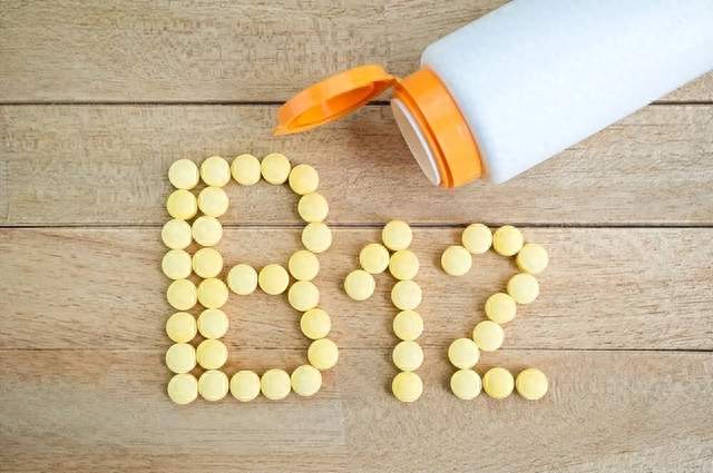 维生素 B12 立大功！医生发现：糖尿病患者常吃，或能缓解 4 种并发症