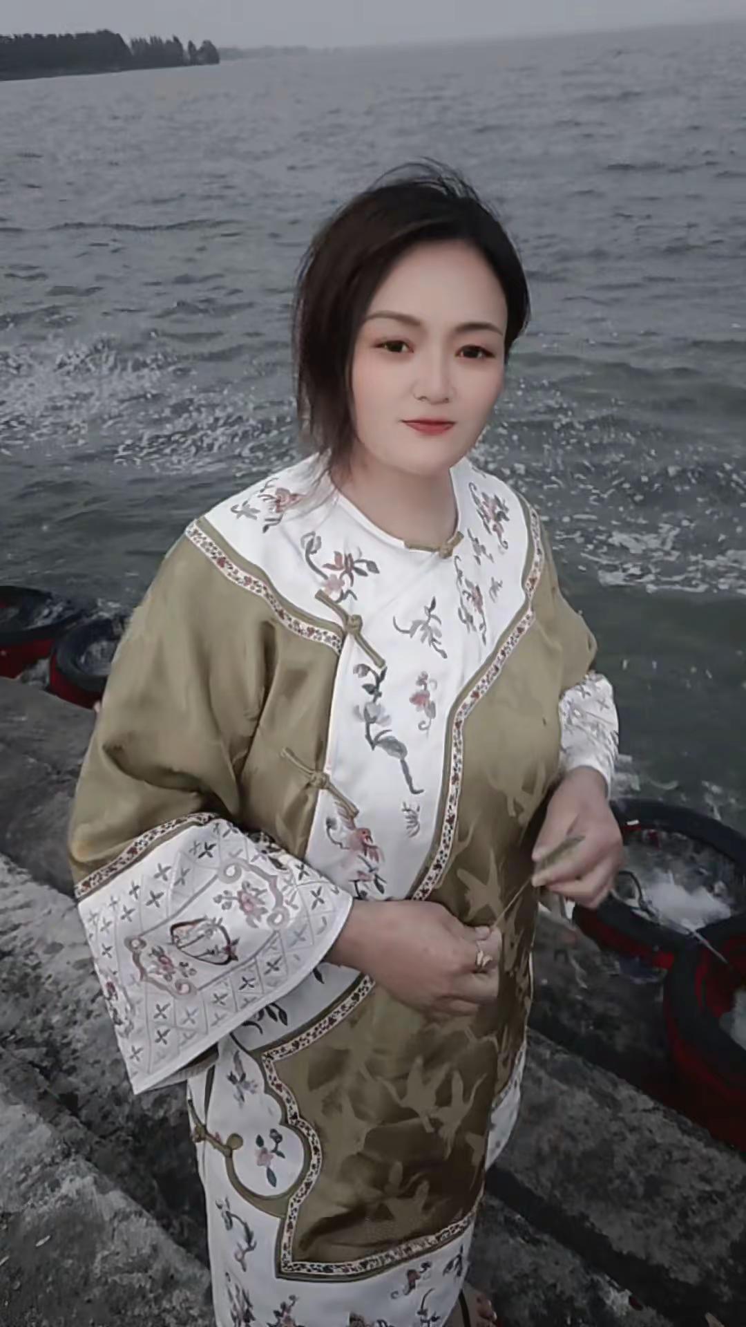 社会大学，等一课这个世界没有好人，只有利益相悖谁都能翻脸，第二课这个世界没有坏人