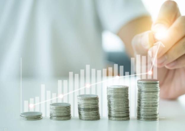 要是所有人赚了钱，都不花，就换成现金藏家里，会发生什么？

简单说，你的支出，就