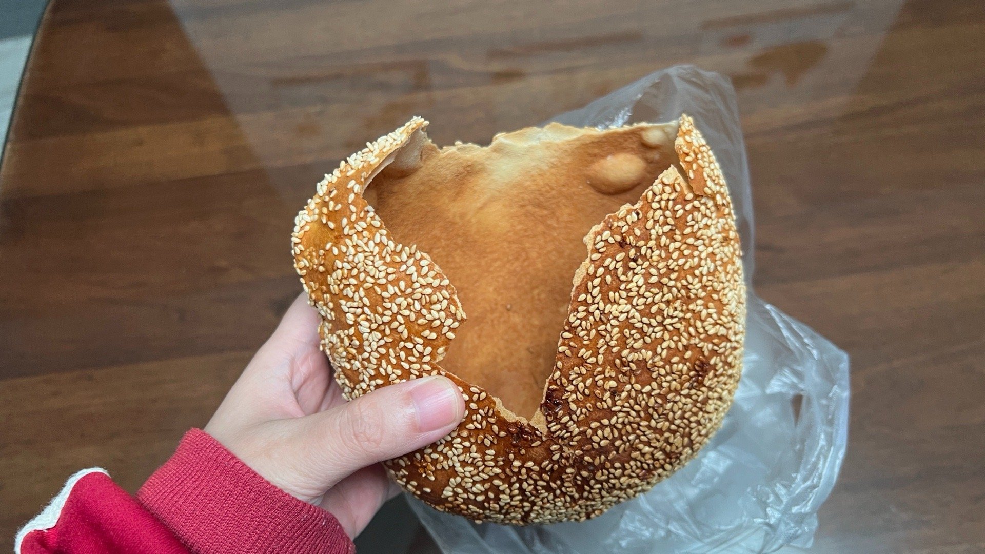 买了一个像灯笼一样的糕，路上摔碎了[单身狗] ​​​