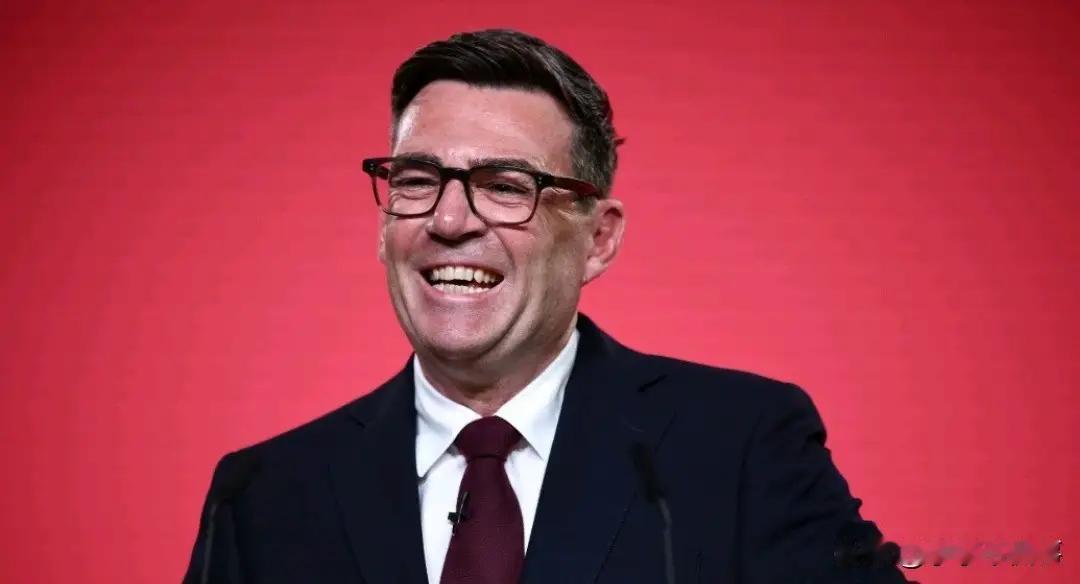 英国又换首相了，伯纳姆接替斯塔默成为新任首相，10年之内换了7个首相，英国首相如