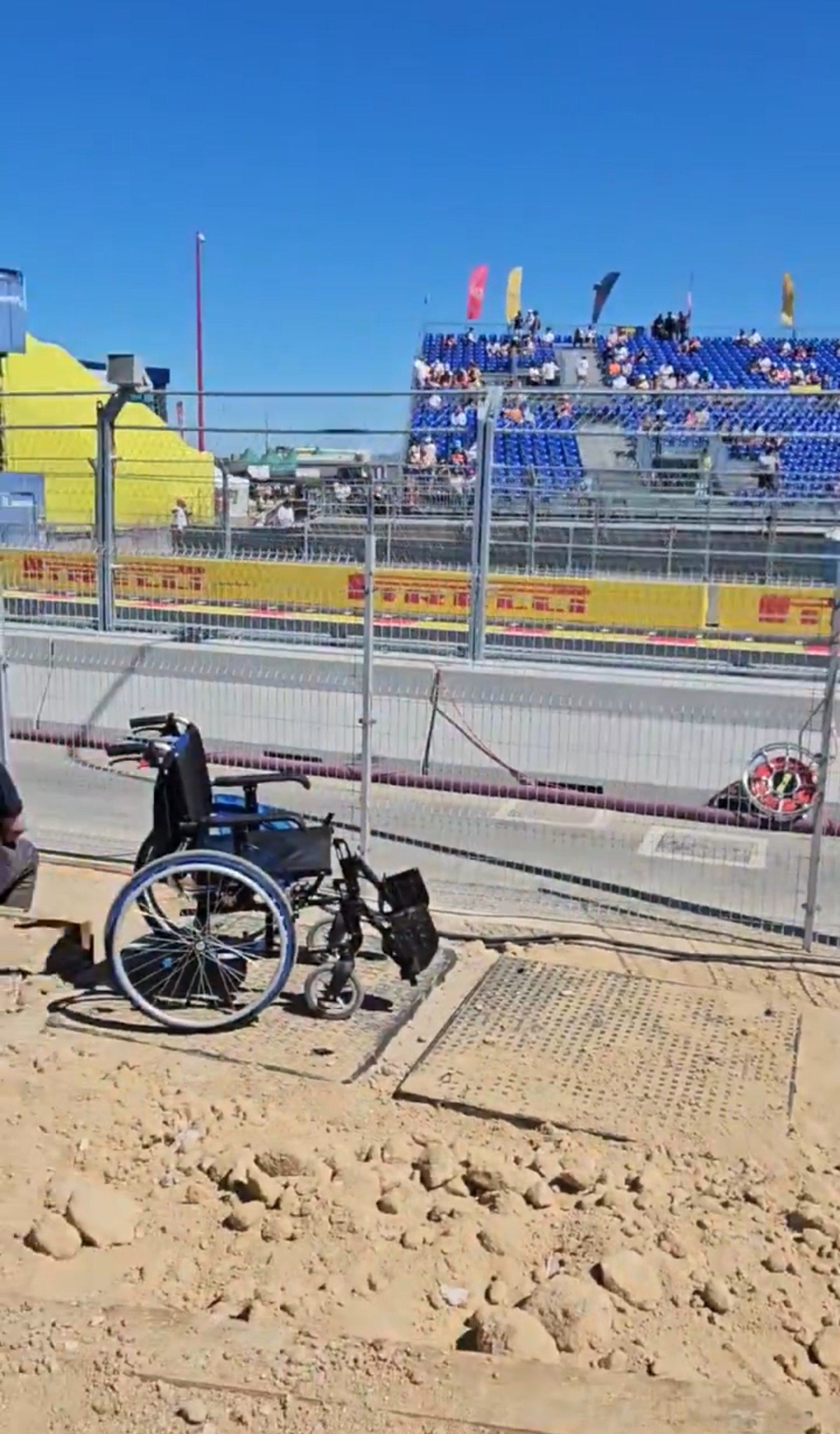 F1[超话]2026F1西班牙大奖赛诺里斯马德里杆位 这是在沙漠里办赛么 ​​​