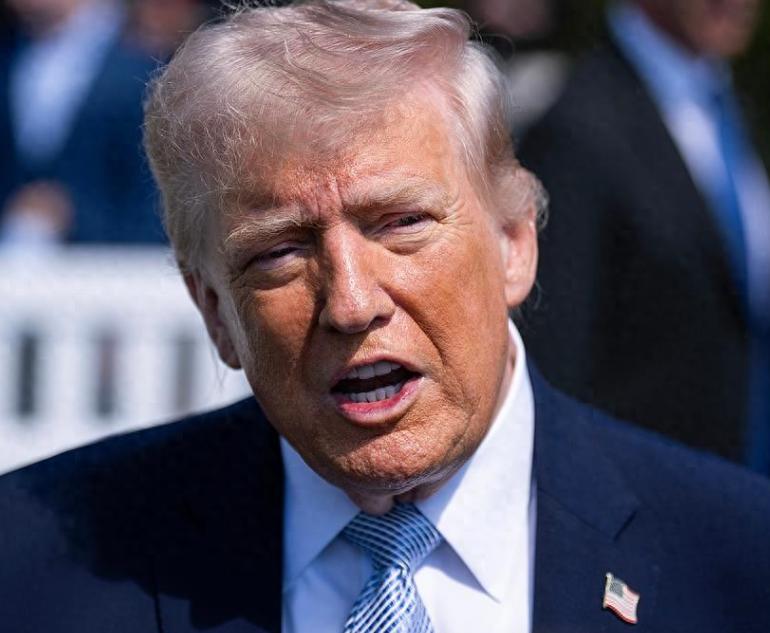 谁能想到，谈判桌上还在装和气，桌下就玩起了阴的，美国这波操作，简直离谱到没边儿！