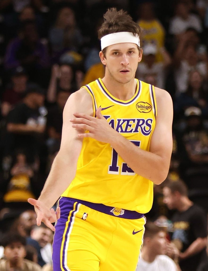 据报道，里夫斯有望在火湖G5复出火箭vs湖人里夫斯预计G5复出