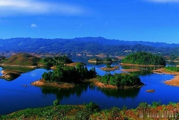 【凯邦亚湖】凯邦亚湖位于盈江县城西南48公里处，介于国家二类口岸盈江县城至口岸通